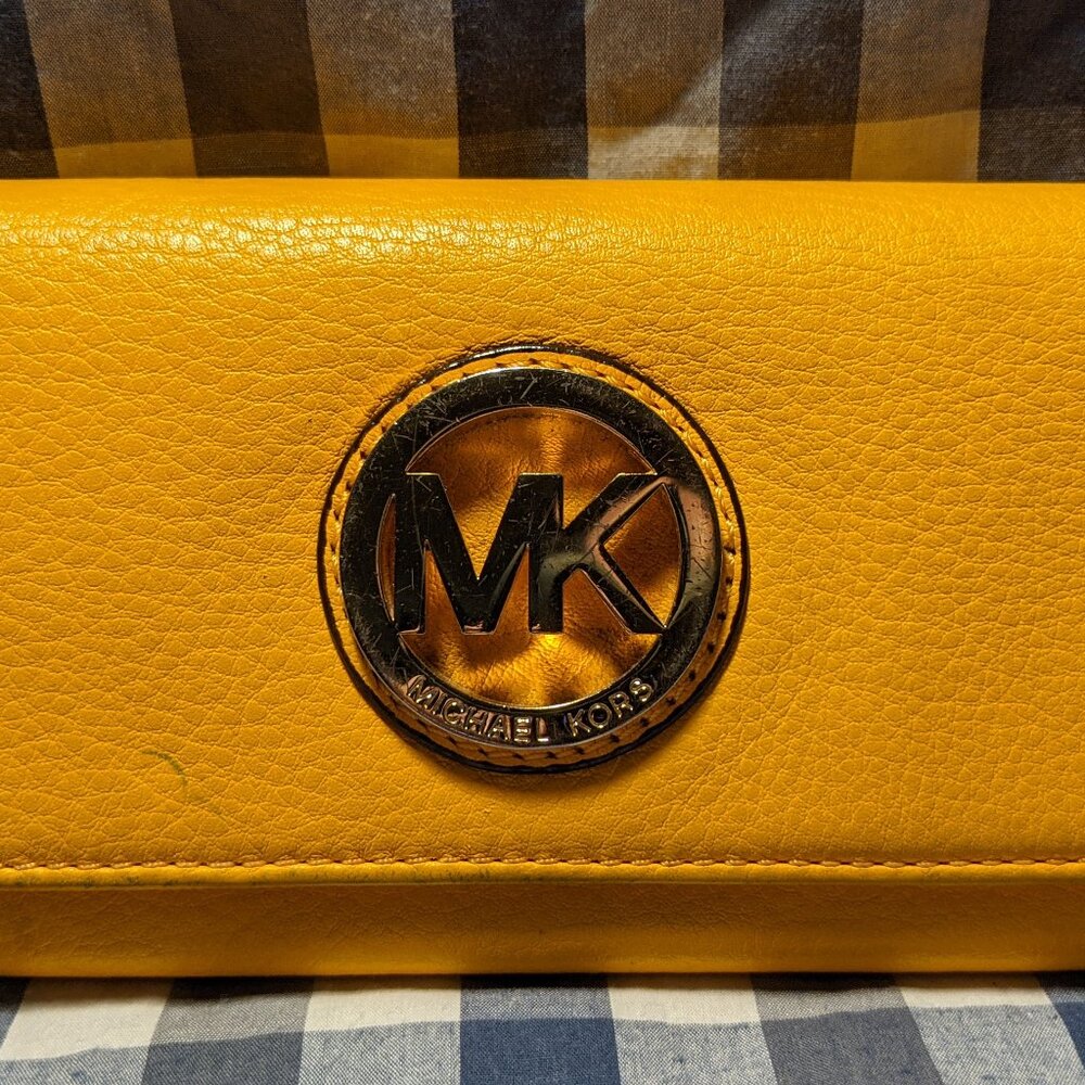 Michael Kors Women's Fulton Flap Continental Sun Yellow pebble leather Wallet